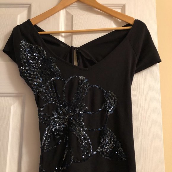 Cute Smart Casual Black Top with butterfly sequin - Picture 2 of 2